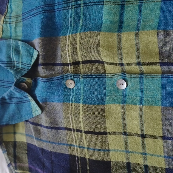 Woman's plaid button down blouse. EUC - Picture 2 of 8